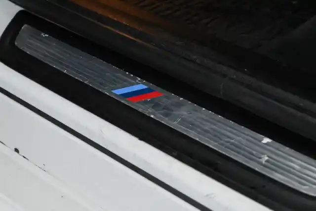 Valkoinen Maastoauto, BMW X3 – NHZ-613