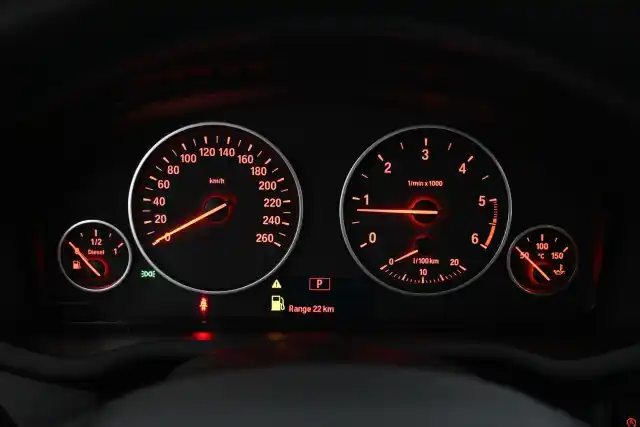 Valkoinen Maastoauto, BMW X3 – NHZ-613