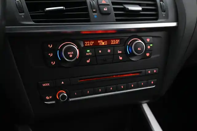Valkoinen Maastoauto, BMW X3 – NHZ-613