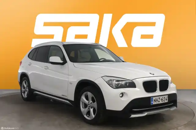 Valkoinen Maastoauto, BMW X1 – NHZ-624