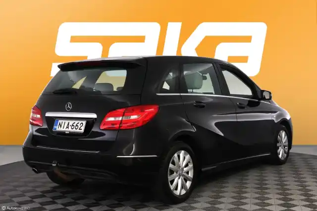 Musta Tila-auto, Mercedes-Benz B – NIA-662