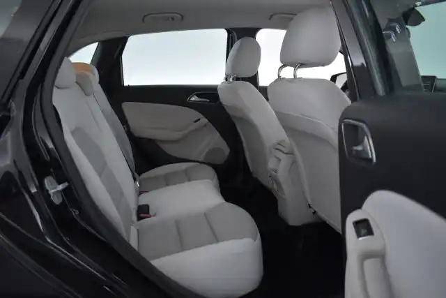 Musta Tila-auto, Mercedes-Benz B – NIA-662