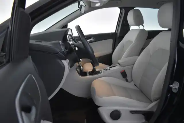 Musta Tila-auto, Mercedes-Benz B – NIA-662