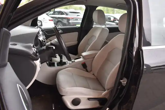 Musta Tila-auto, Mercedes-Benz B – NIA-662