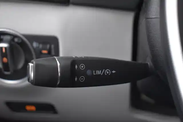 Musta Tila-auto, Mercedes-Benz B – NIA-662