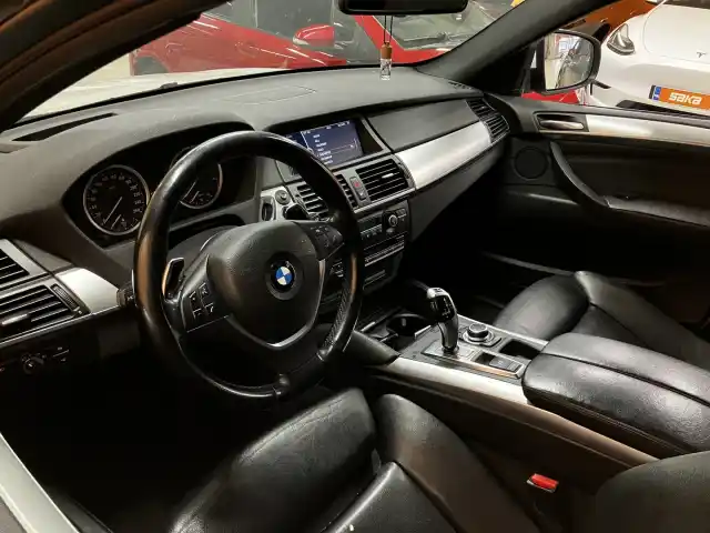 Valkoinen Farmari, BMW X6 – NIH-266
