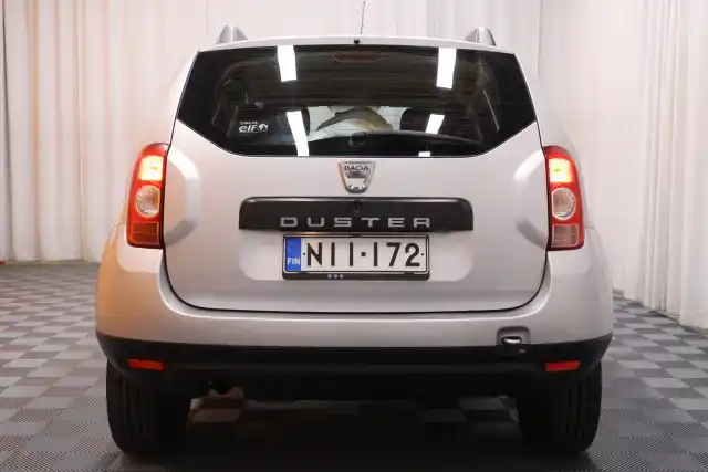 Harmaa Maastoauto, Dacia Duster – NII-172