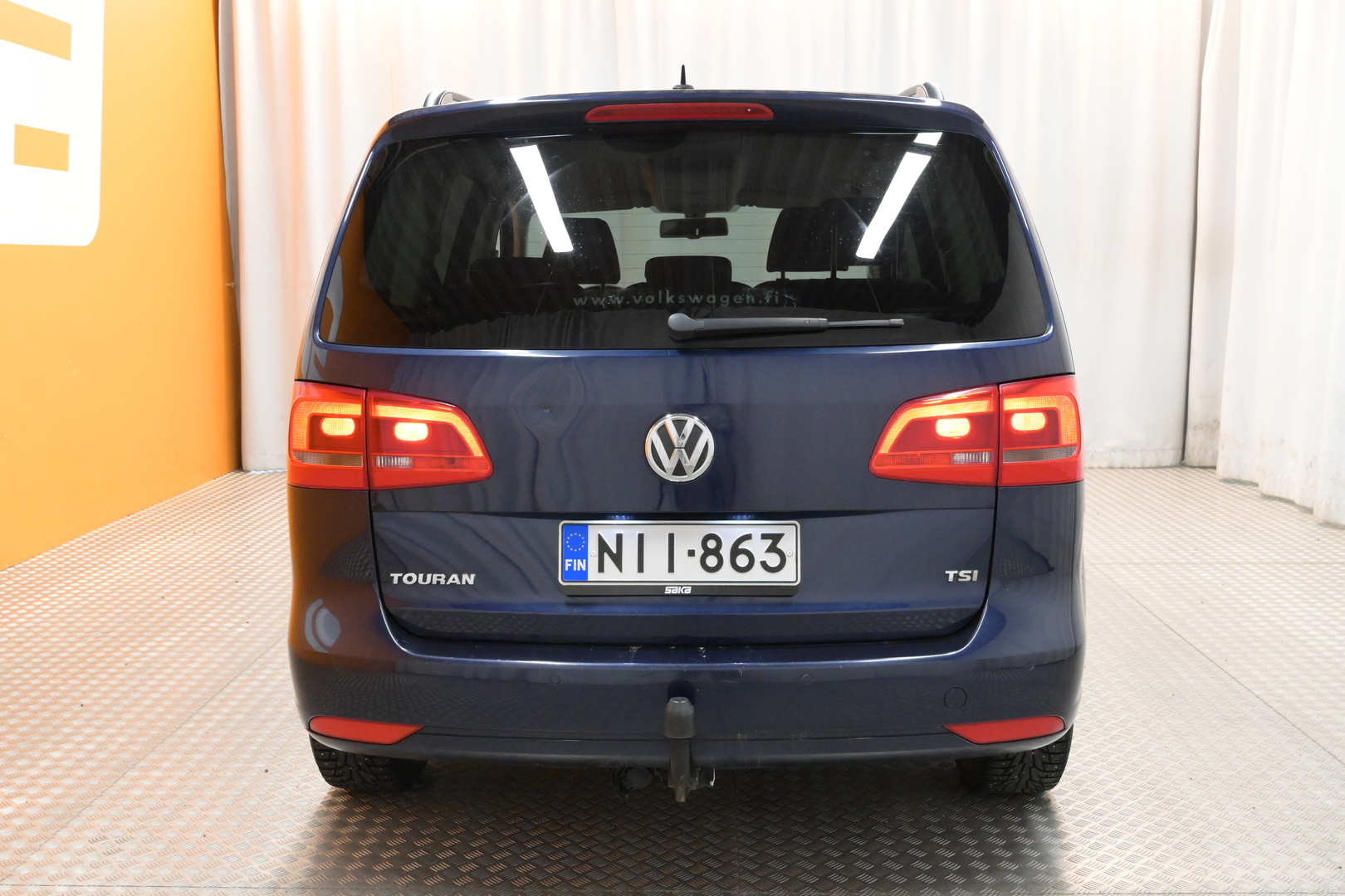 Sininen Tila-auto, Volkswagen Touran – NII-863