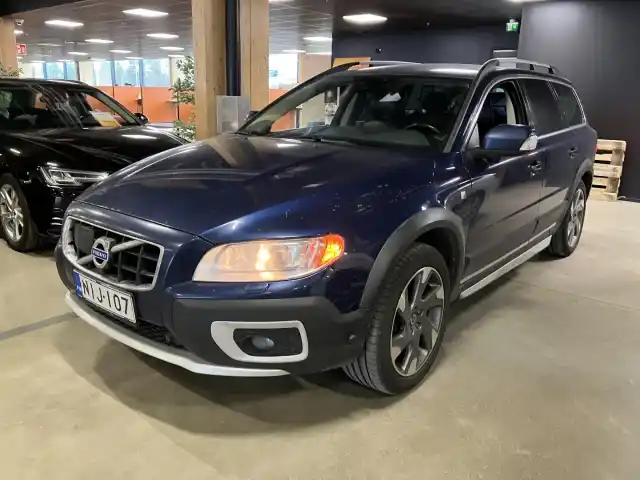 Sininen Farmari, Volvo XC70 – NIJ-107