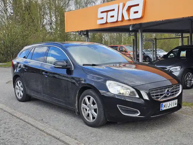 Musta Farmari, Volvo V60 – NIJ-114