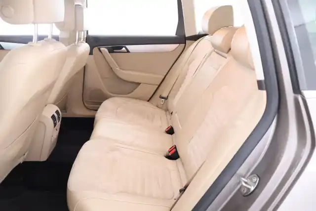 Beige Farmari, Volkswagen Passat – NIK-637