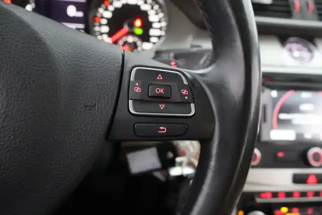 Beige Farmari, Volkswagen Passat – NIK-637