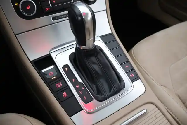 Beige Farmari, Volkswagen Passat – NIK-637