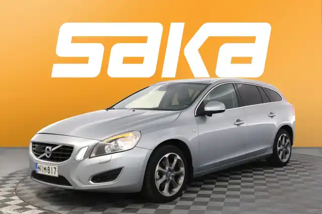 Harmaa Farmari, Volvo V60 – NIM-817