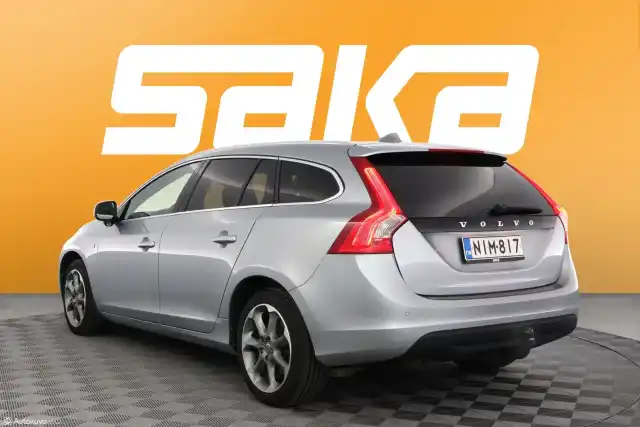Harmaa Farmari, Volvo V60 – NIM-817