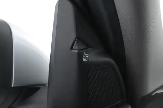 Harmaa Farmari, Volvo V60 – NIM-817