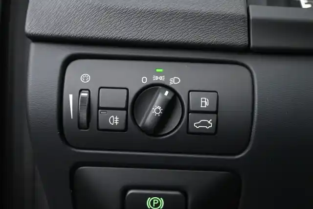 Harmaa Farmari, Volvo V60 – NIM-817