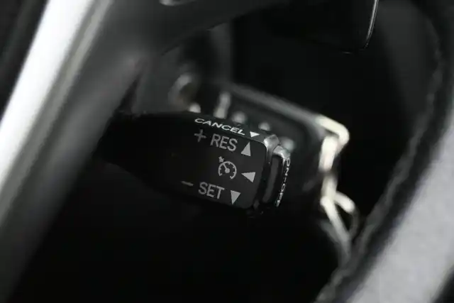 Hopea Farmari, Toyota Avensis – NIO-485