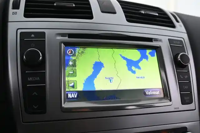 Hopea Farmari, Toyota Avensis – NIO-485