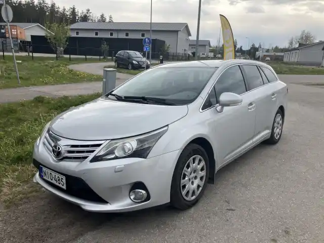 Hopea Farmari, Toyota Avensis – NIO-485