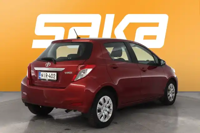 Punainen Viistoperä, Toyota Yaris – NIR-402