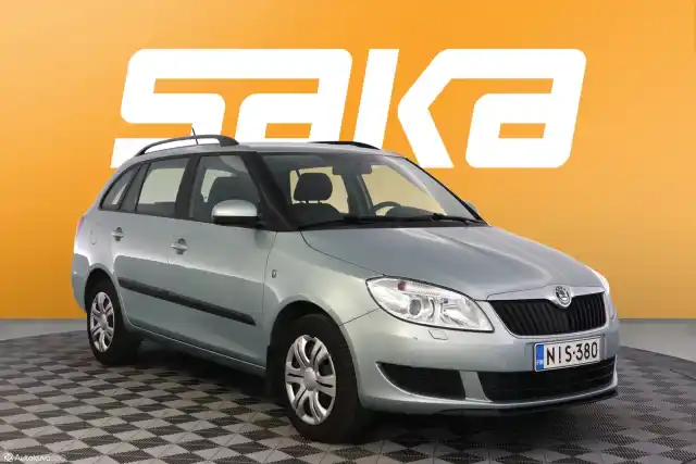 Vihreä Farmari, Skoda Fabia – NIS-380
