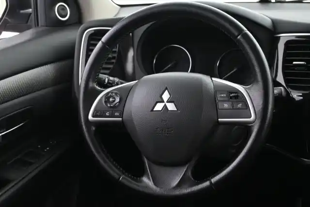 Ruskea (beige) Farmari, Mitsubishi Outlander – NIS-683