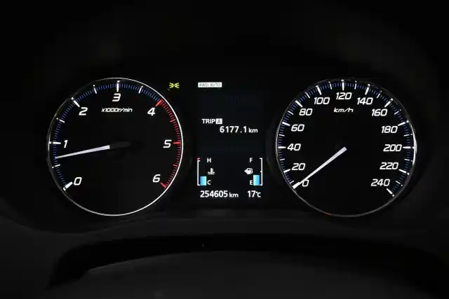 Ruskea (beige) Farmari, Mitsubishi Outlander – NIS-683