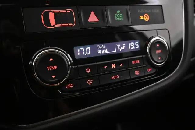 Ruskea (beige) Farmari, Mitsubishi Outlander – NIS-683