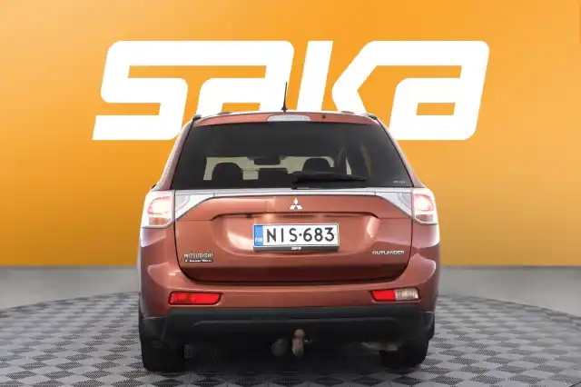 Ruskea (beige) Farmari, Mitsubishi Outlander – NIS-683