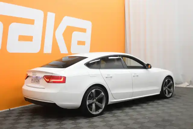 Valkoinen Viistoperä, Audi A5 – NIU-526