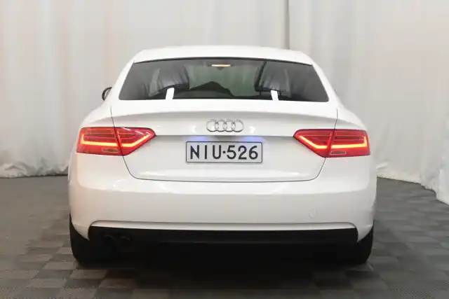 Valkoinen Viistoperä, Audi A5 – NIU-526