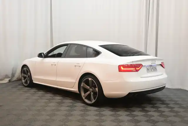 Valkoinen Viistoperä, Audi A5 – NIU-526