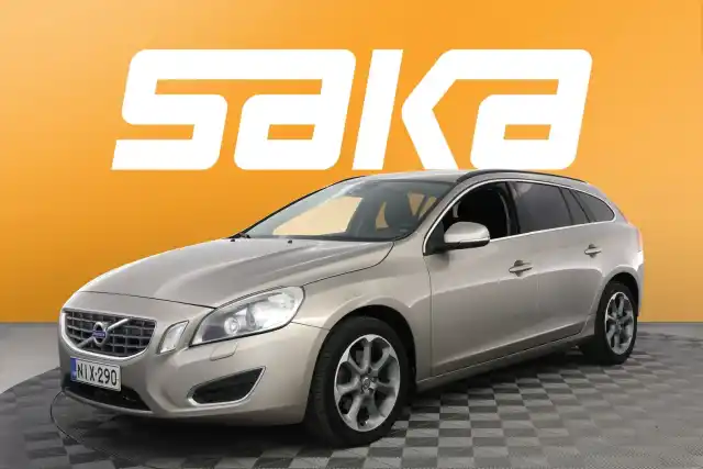 Beige Farmari, Volvo V60 – NIX-290