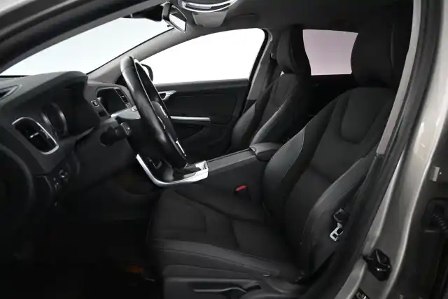 Beige Farmari, Volvo V60 – NIX-290