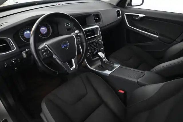 Beige Farmari, Volvo V60 – NIX-290