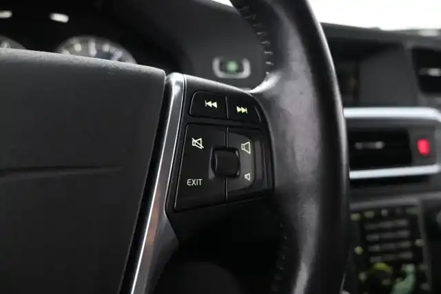 Beige Farmari, Volvo V60 – NIX-290