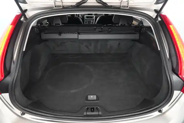 Beige Farmari, Volvo V60 – NIX-290