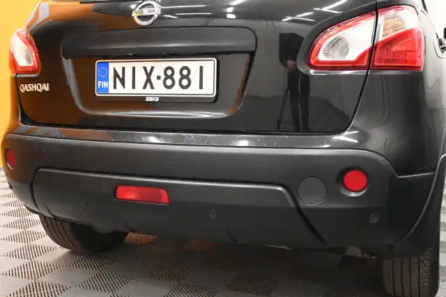 Musta Maastoauto, Nissan Qashqai – NIX-881