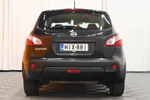 Musta Maastoauto, Nissan Qashqai – NIX-881