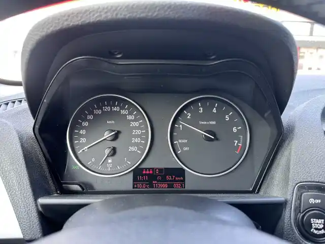 Sininen Viistoperä, BMW 116 – NIY-961