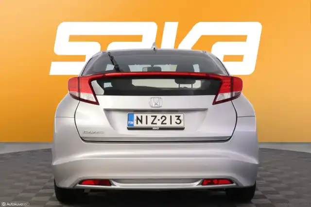 Harmaa Viistoperä, Honda Civic – NIZ-213