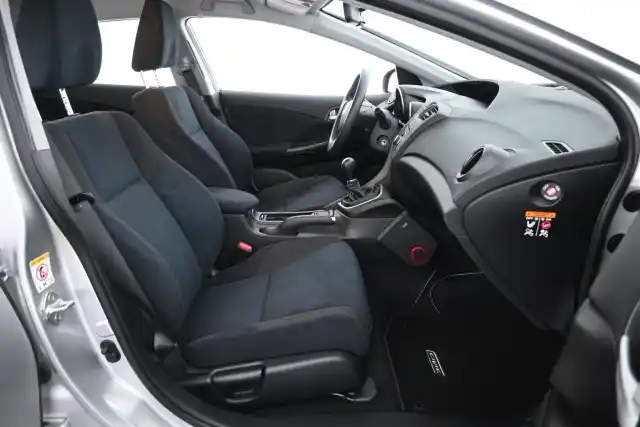 Harmaa Viistoperä, Honda Civic – NIZ-213