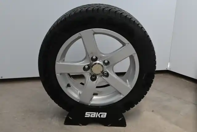 Harmaa Viistoperä, Honda Civic – NIZ-213
