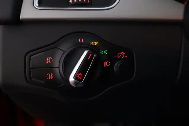 Punainen Farmari, Audi A4 – NJB-305