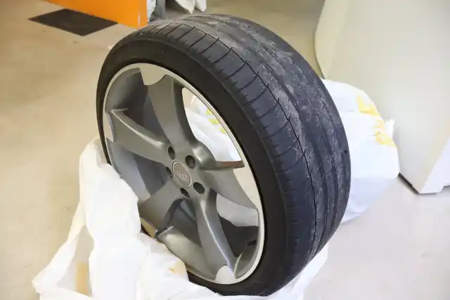 Punainen Farmari, Audi A4 – NJB-305