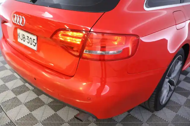 Punainen Farmari, Audi A4 – NJB-305