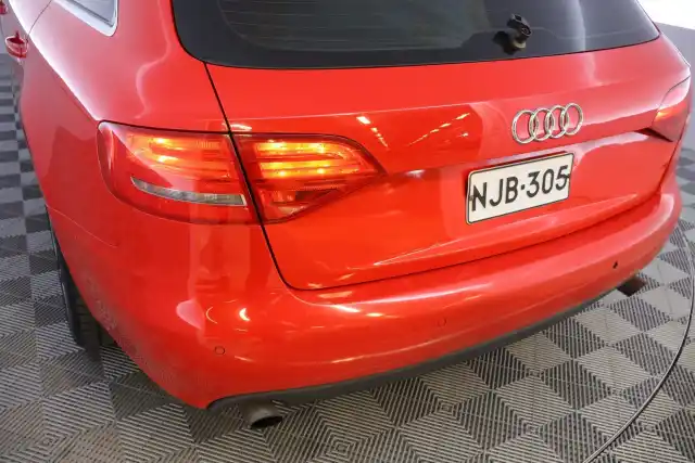 Punainen Farmari, Audi A4 – NJB-305