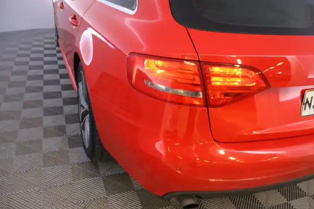 Punainen Farmari, Audi A4 – NJB-305