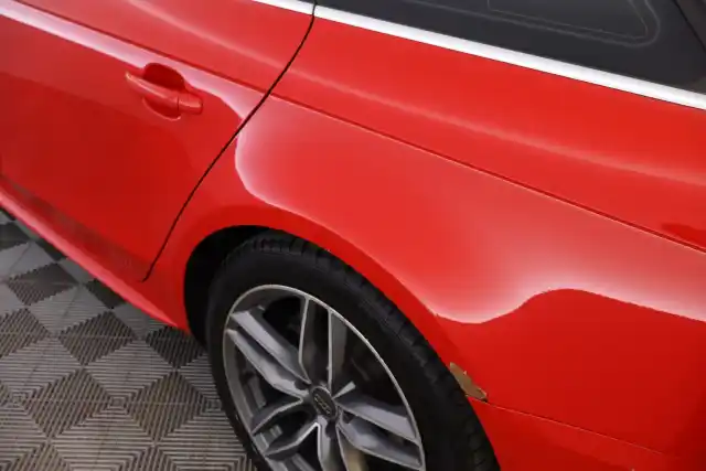 Punainen Farmari, Audi A4 – NJB-305